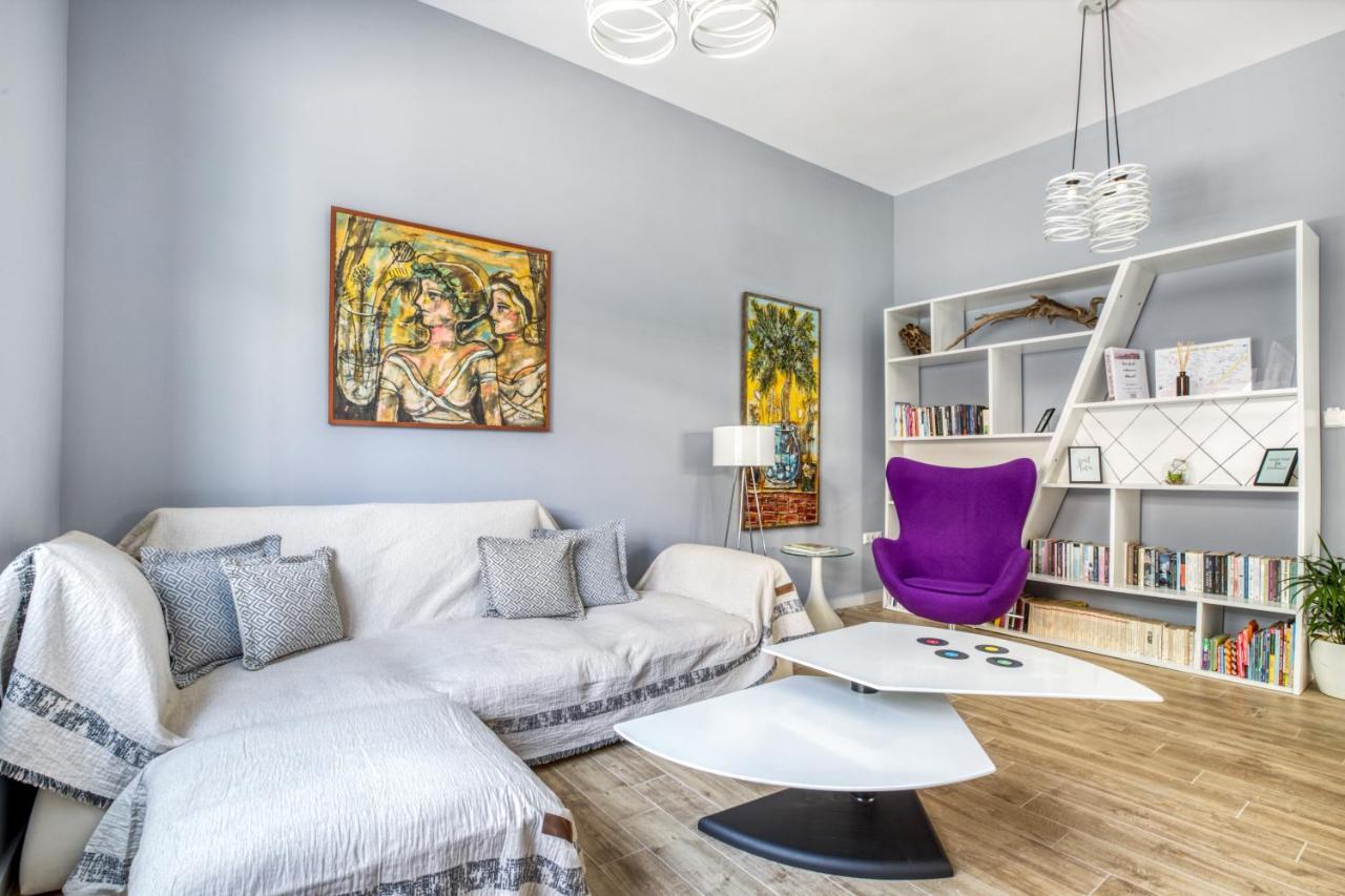 Spacious Flat With Courtyard And Private Parking! Афины Экстерьер фото