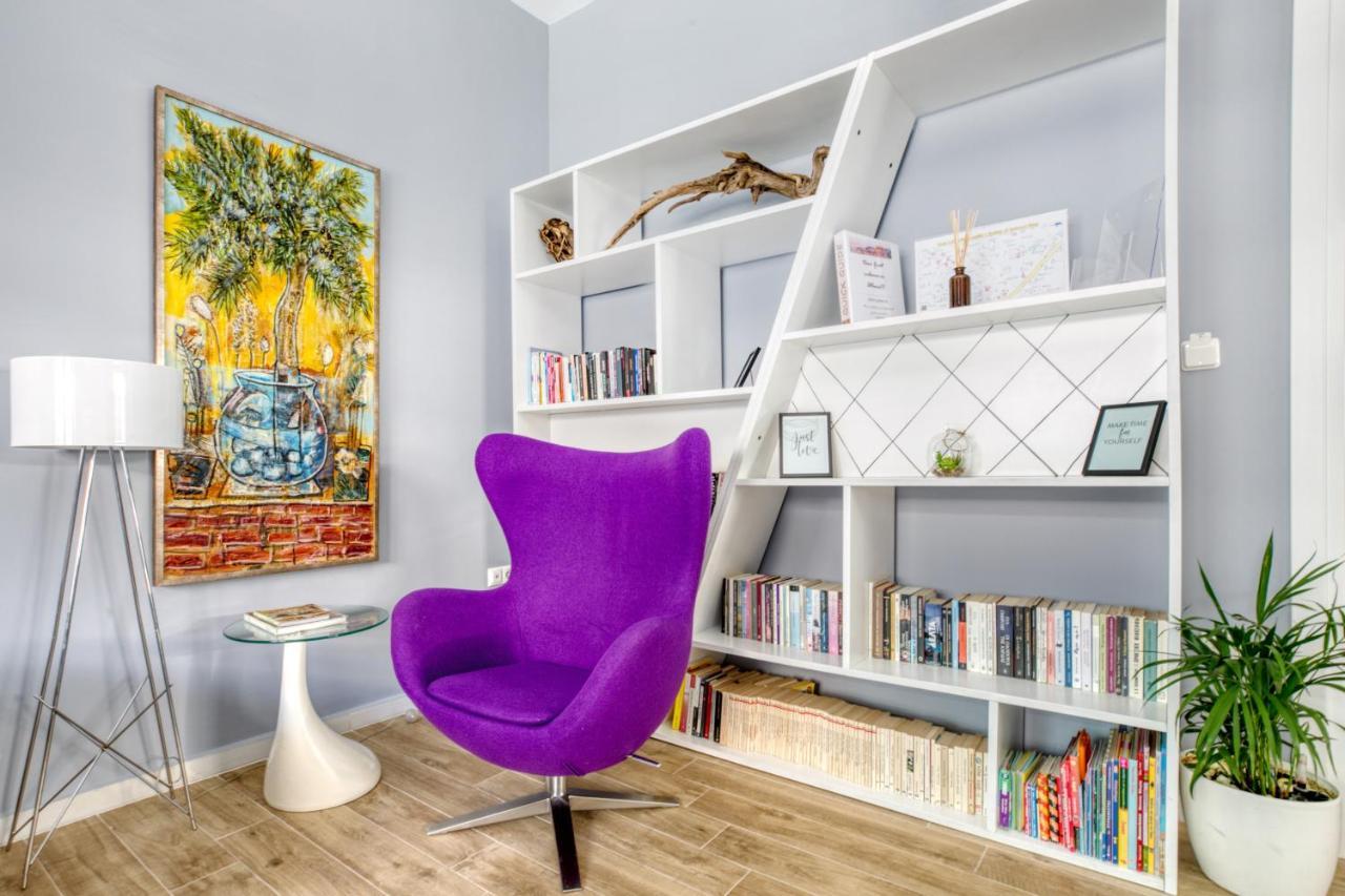 Spacious Flat With Courtyard And Private Parking! Афины Экстерьер фото