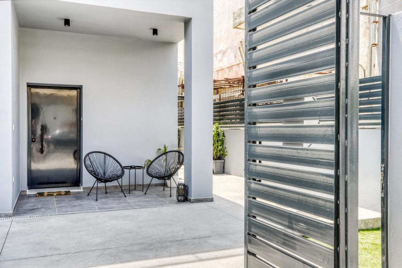 Spacious Flat With Courtyard And Private Parking! Афины Экстерьер фото