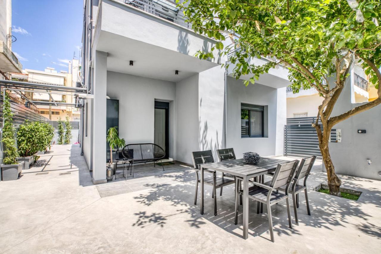 Spacious Flat With Courtyard And Private Parking! Афины Экстерьер фото