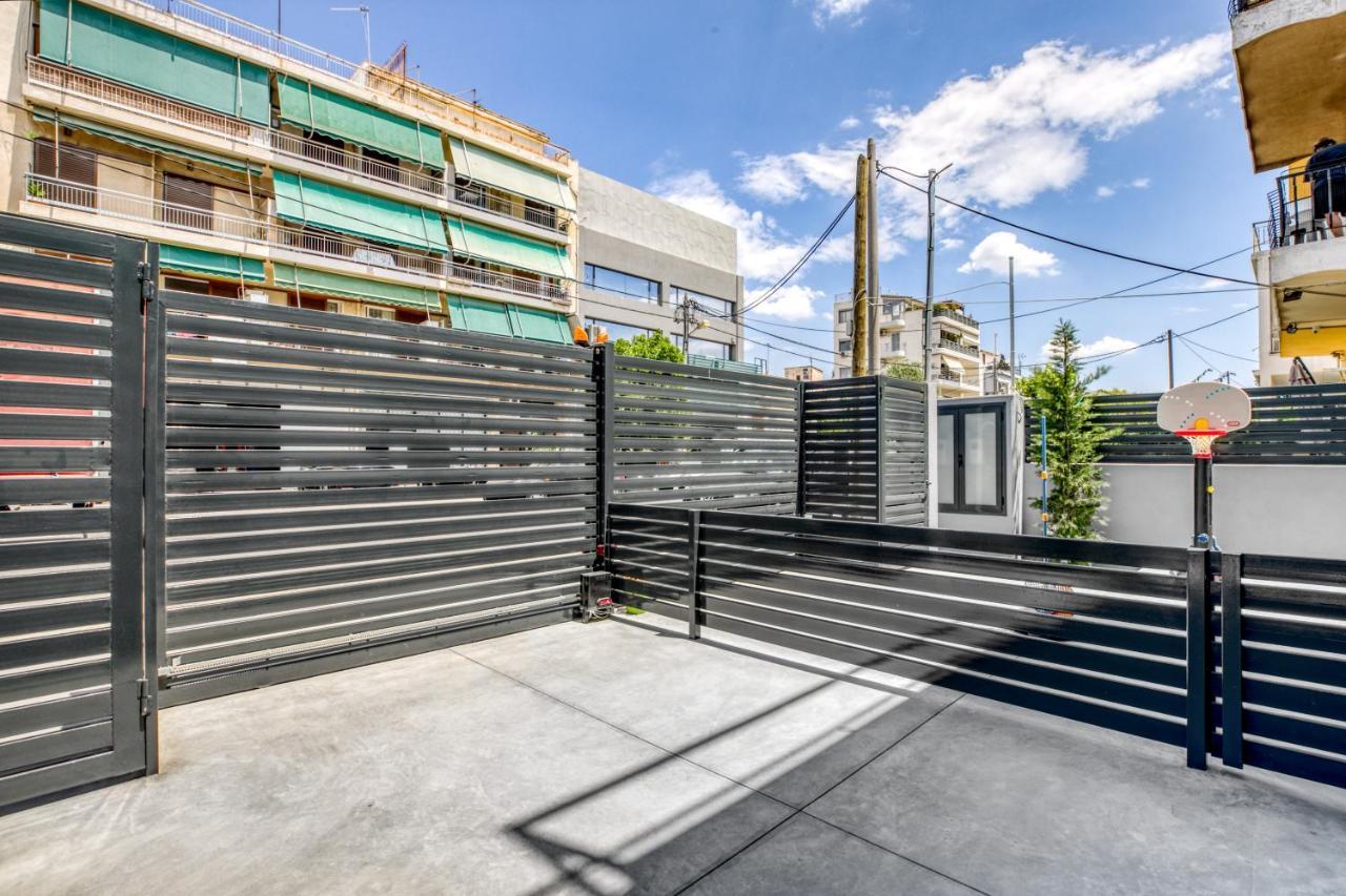 Spacious Flat With Courtyard And Private Parking! Афины Экстерьер фото