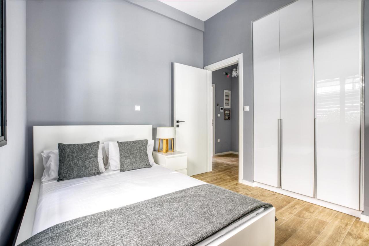 Spacious Flat With Courtyard And Private Parking! Афины Экстерьер фото