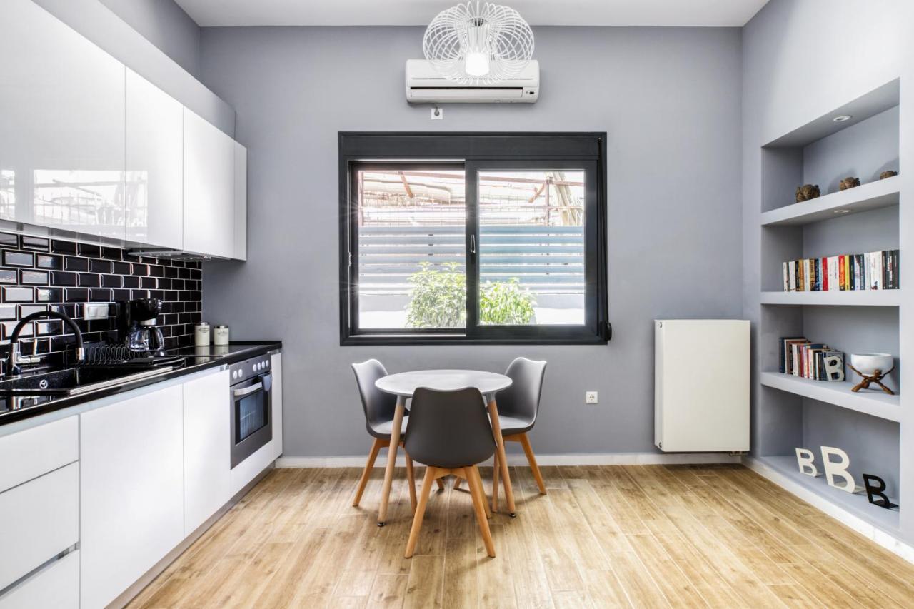 Spacious Flat With Courtyard And Private Parking! Афины Экстерьер фото