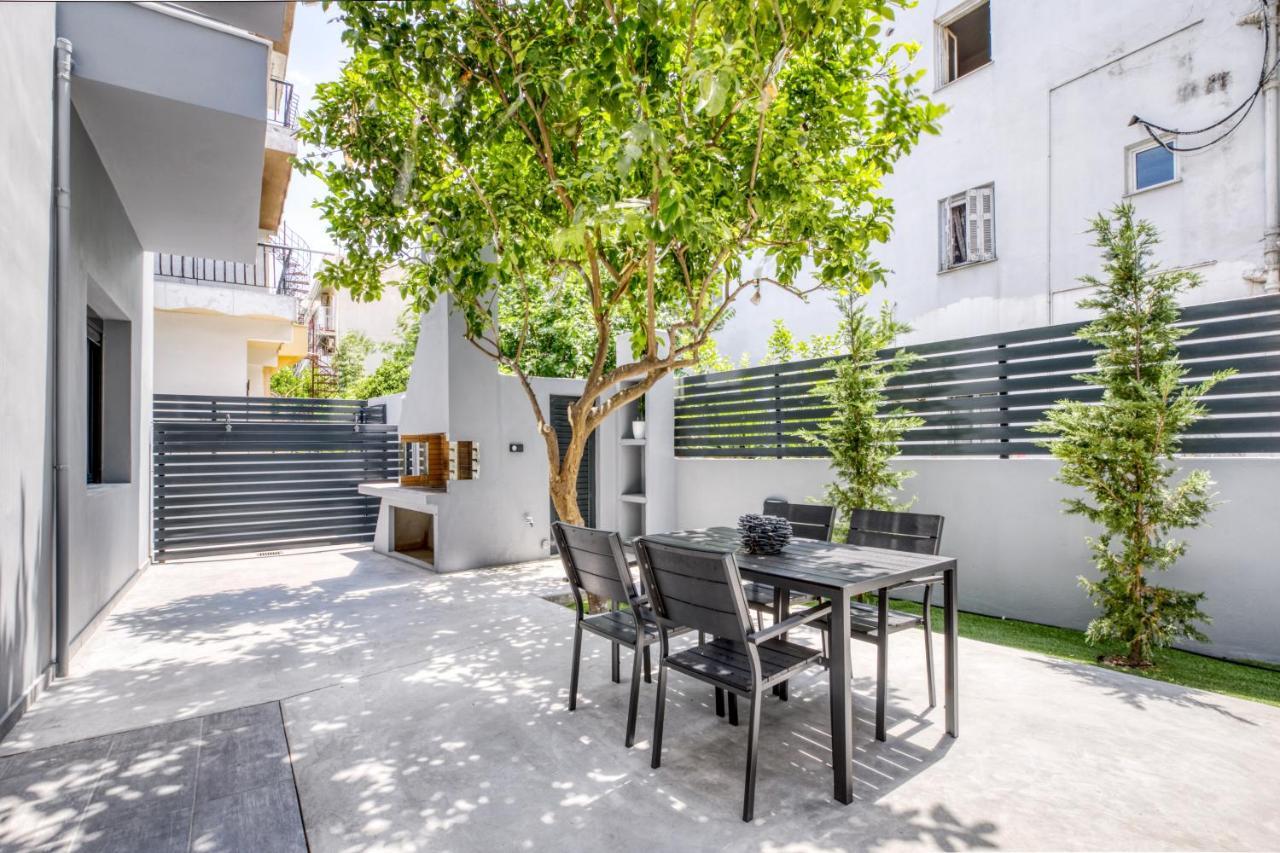 Spacious Flat With Courtyard And Private Parking! Афины Экстерьер фото